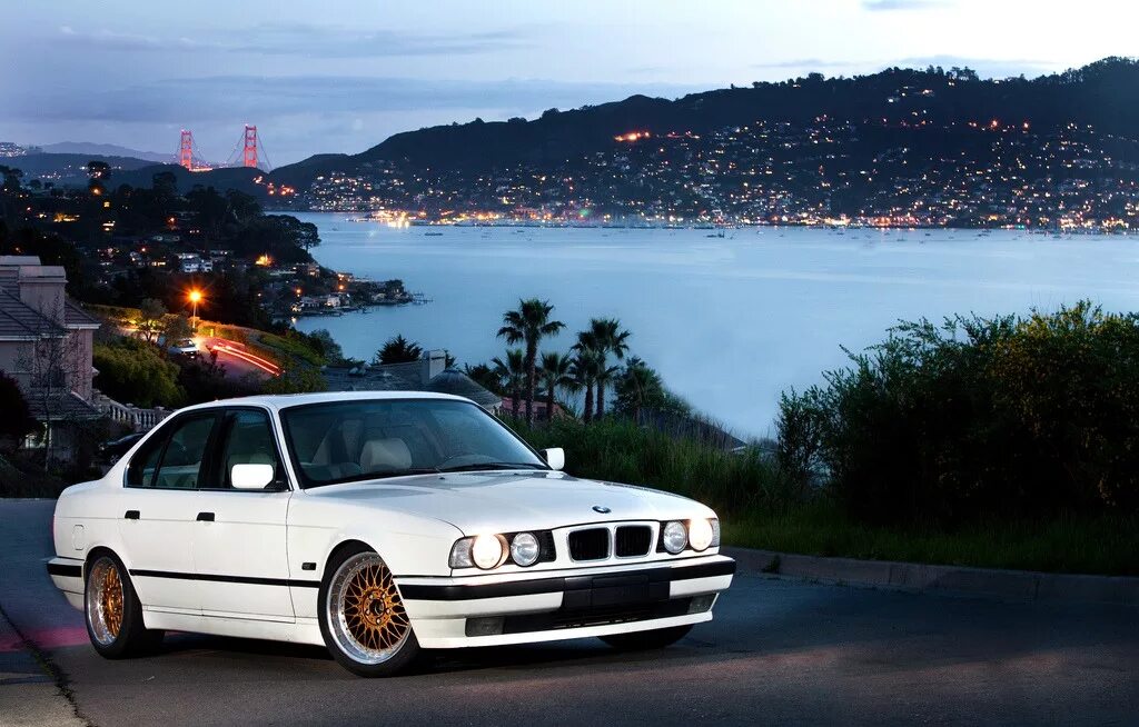 Бмв м 35. Bmw e34. bmw e34 e. бмв m3 e34. бмв м5 е34.