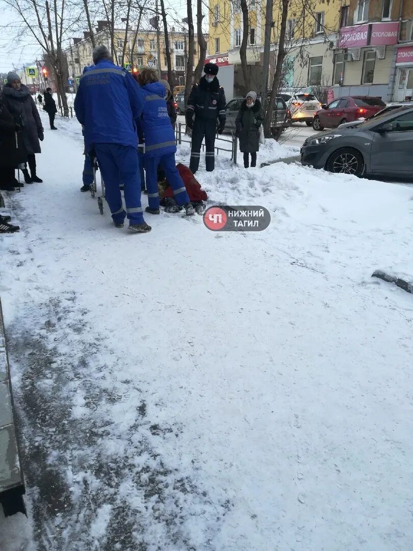 Наезд на тротуар