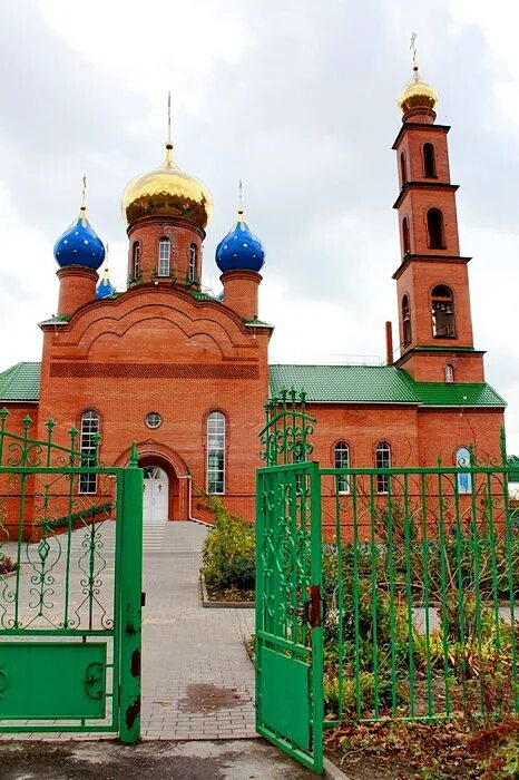 Поселок Орловский Ростовская область. Храм в поселке Орловском Ростовской области. Парк поселок Орловский Ростовская область.