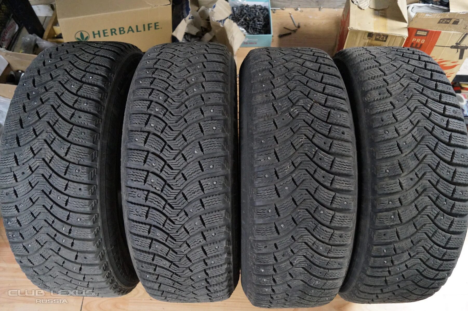 Шины r16/215/65 Michelin x-Ice North 4 (шип) 7711821045. Шины r16/215/65 Michelin x-Ice North 2 (шип) 330202. Купить шины зимние для Лексуса. Michelin x ice north r16 купить