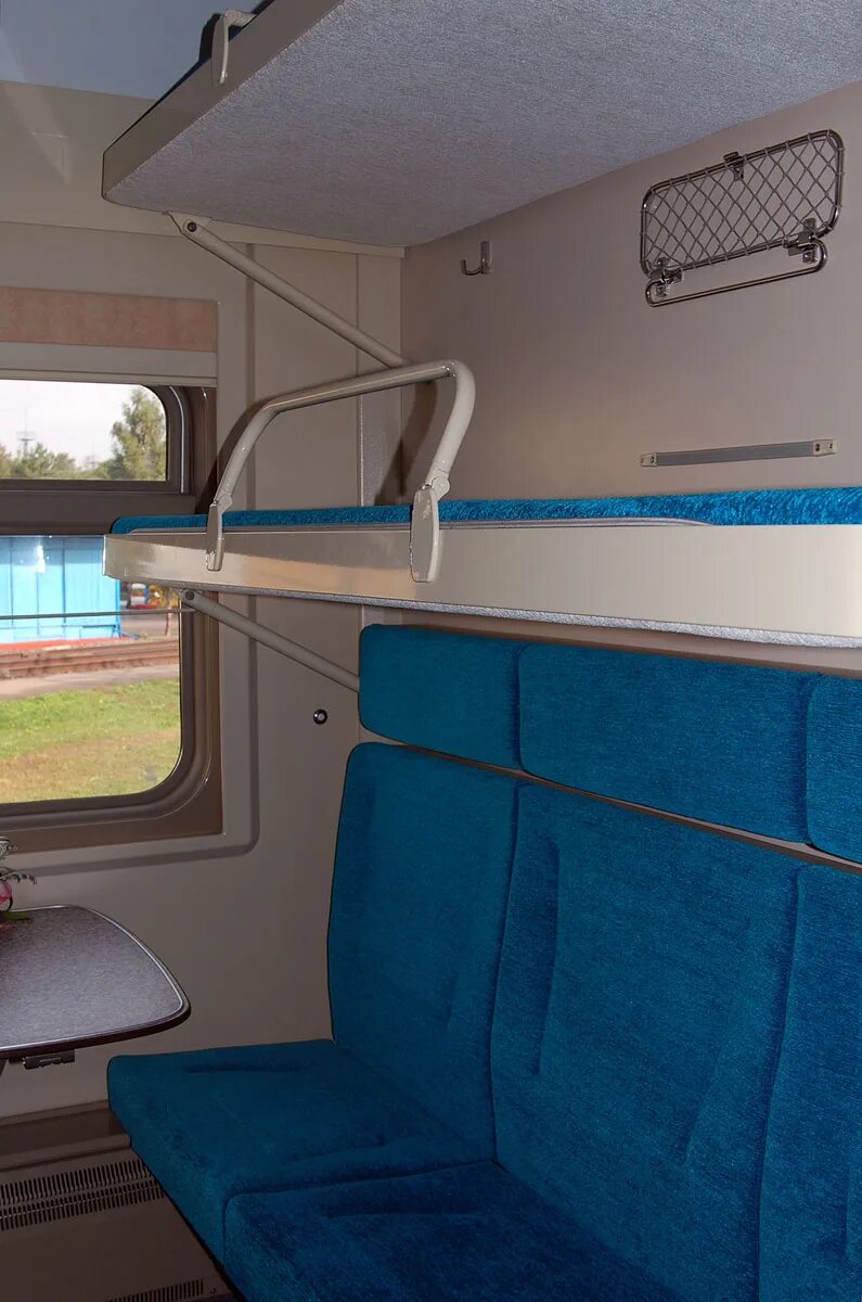 ржд вагон купе 2к. спальное место в купе. св с двуспальной кроватью в поезде. 102м премиум вагон св. купе вагон ржд 2023.