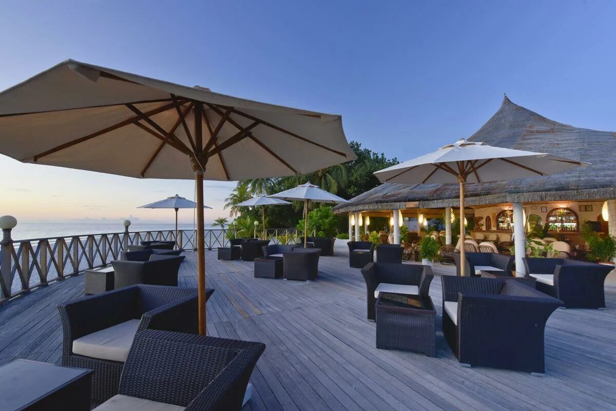 Песчаная коса angaga island. Angaga island 4. Хаа алифу атолл мальдивы. Остров ангага мальдивы. Бунгало исланд резорт.