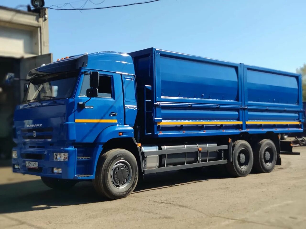 Камаз щука зерновоз 65117. Камаз 65115 сельхозник. Камаз 65117 тягач седельный. Камаз 65115 зерновоз новый. Камаз 65115 зерновоз.