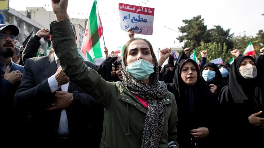 Ситуация в иране последние новости. Протесты в Иране 2022 женщины. Иран люди. Иранская молодежь.