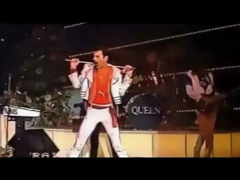 Театр аристон сан ремо. Hard house 2001. Радио сан ремо. Queen radio gaga клип. Фестиваль сан ремо 1984.