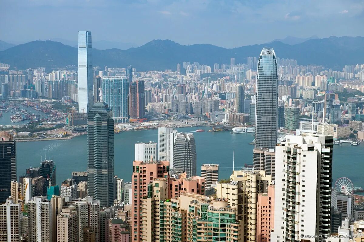 Гонконг 2000 год. Гонконг является. Гонконг пик трем. Гонг конг небоскребы. Гонконг является.