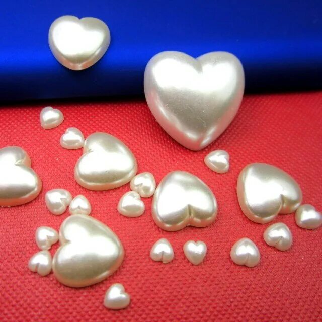 Сердце из жемчуга. Рамка с сердечками на прозрачном фоне. Сердце жемчужины. Нитка жемчуга на прозрачном фоне. Жемчужное сердце.