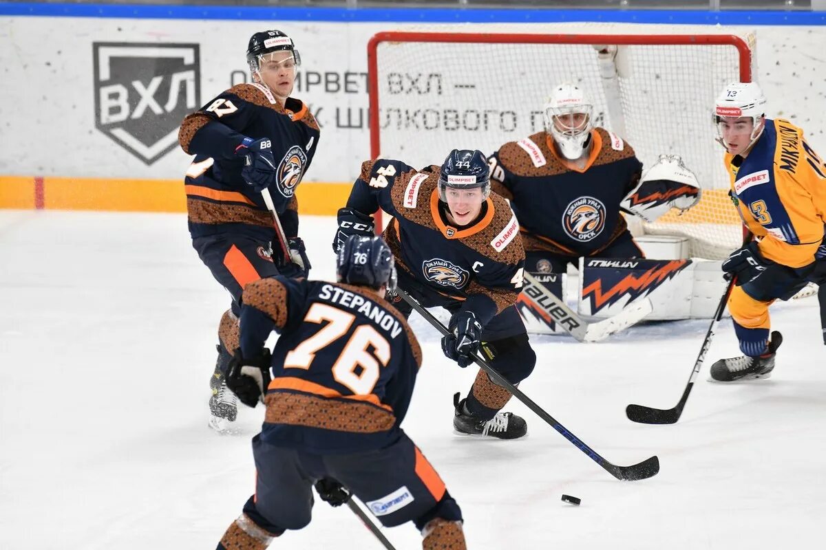 вхл южный урал орск. вхл южный урал орск. вхл южный урал орск. южный урал 2013. хк южный урал стадион.