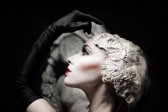 эстетика декаданса. девушка в стиле декаданс. викторианский стиль в одежде. девушка в стиле декаданс.