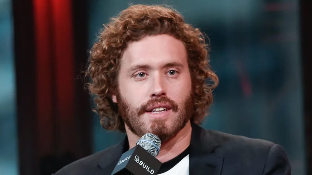 Тиджей миллер 2022. Джей миллер. Джей ти уолш. Тиджей миллер актер. Тиджей музыка.