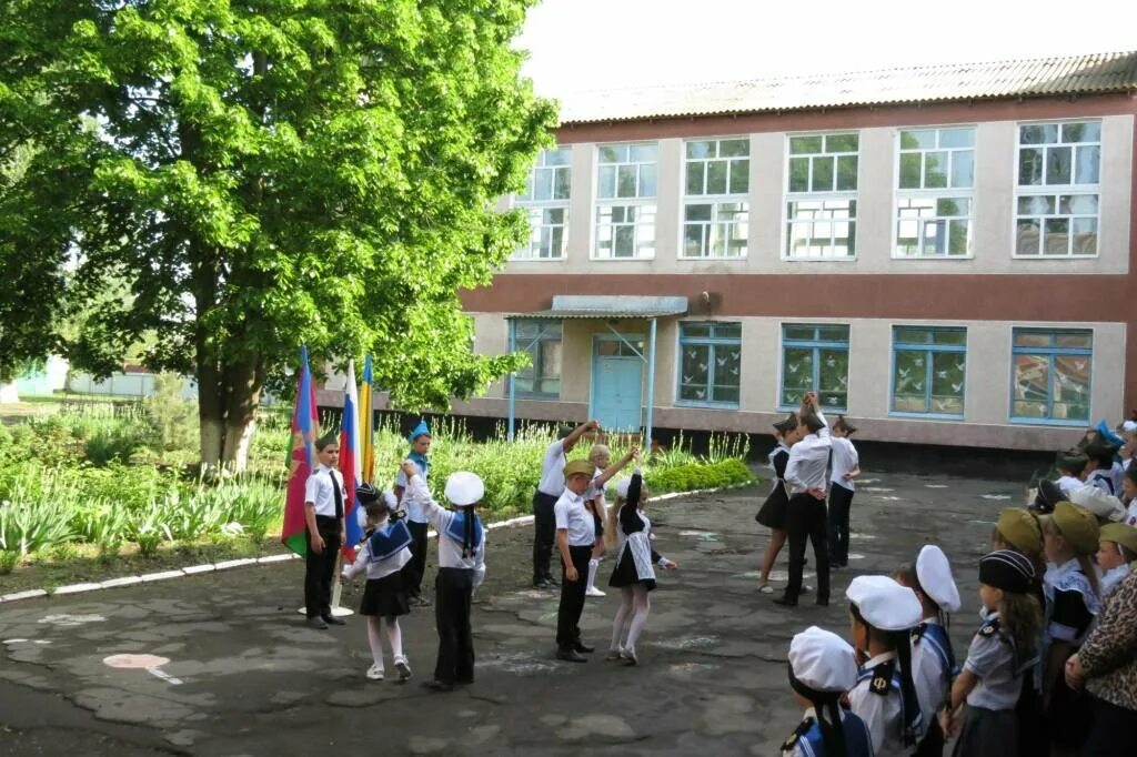 Рогачевский Калининский район Краснодарский край школа 11. Посёлок Рогачевский Краснодарский край Калининский район. Школы Краснодарского края. Школа в поселке.