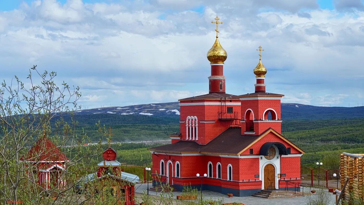 Церковь мурманская область