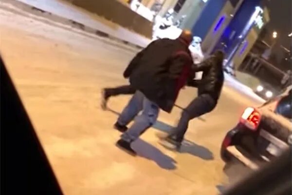 Напавший на ведущую. Напавший на ведущую