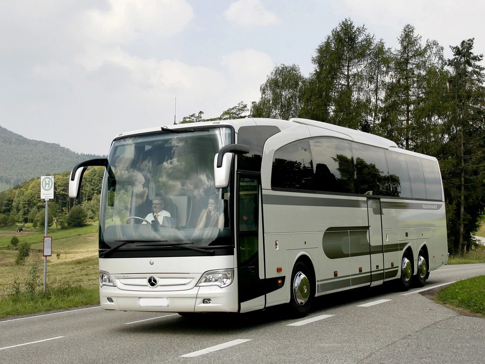 Междугородные пассажирские. Mercedes-Benz Travego l (o580. Травего Мерседес автобус. Туристический автобус Мерседес Травего. Mercedes Benz Travego 2000.