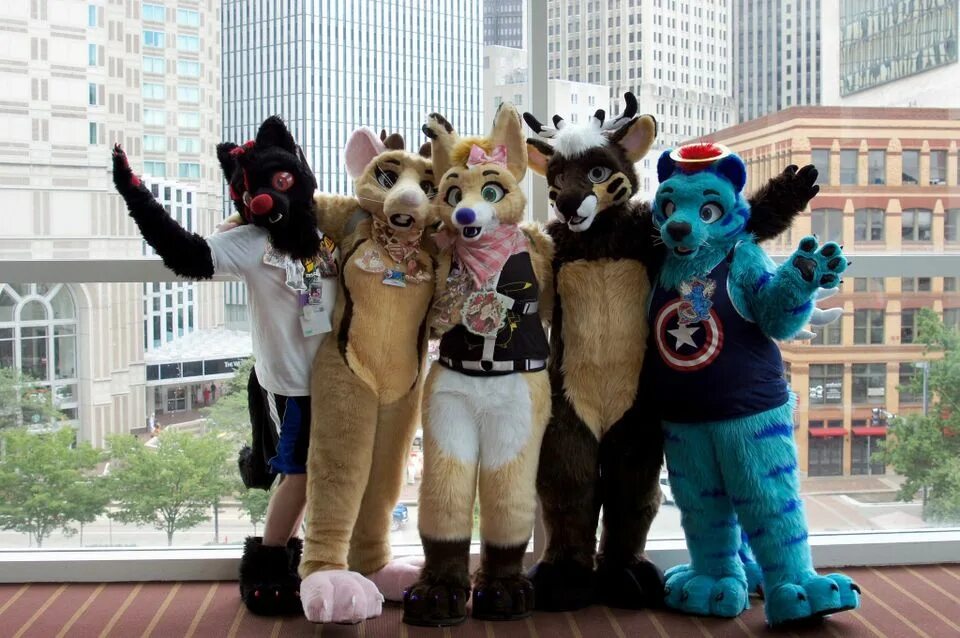 Субкультура фурри. Furry anthrocon. фурри субкультура. фурсьют сходки в москве. фурри фестиваль.