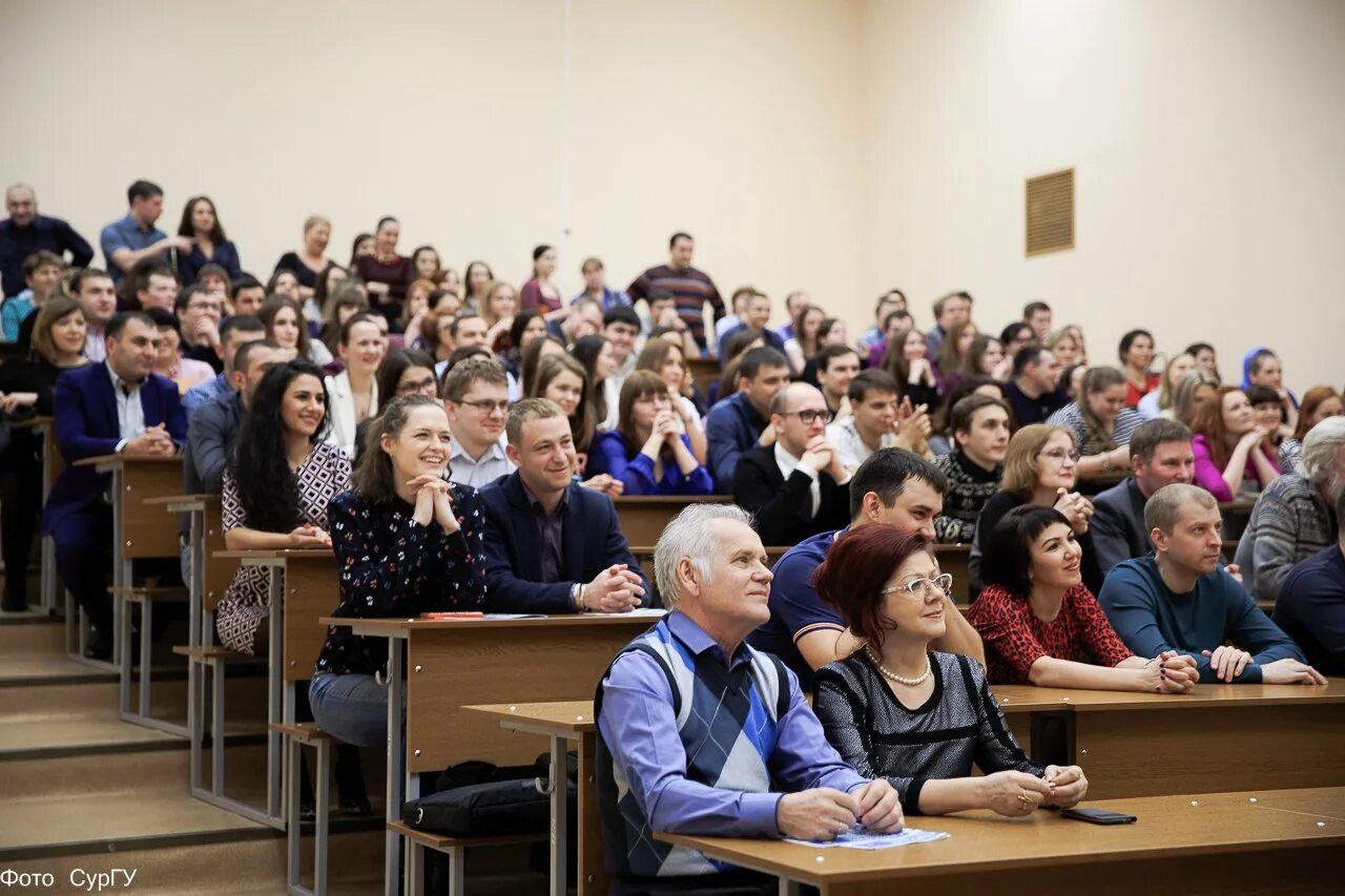 Сургу университет внутри. Курсы программирования go. Волонтерская комиссия. Сургу выпускники. Цифровая кафедра сургу.