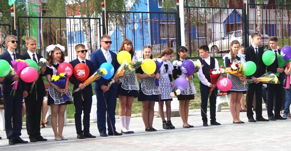 Моу октябрьская сош завьяловского района. Мбоу октябрьская школа 1. Школа с октябрьское оренбургской области. Мбоу октябрьская сош омск. Мку октябрьское сош.