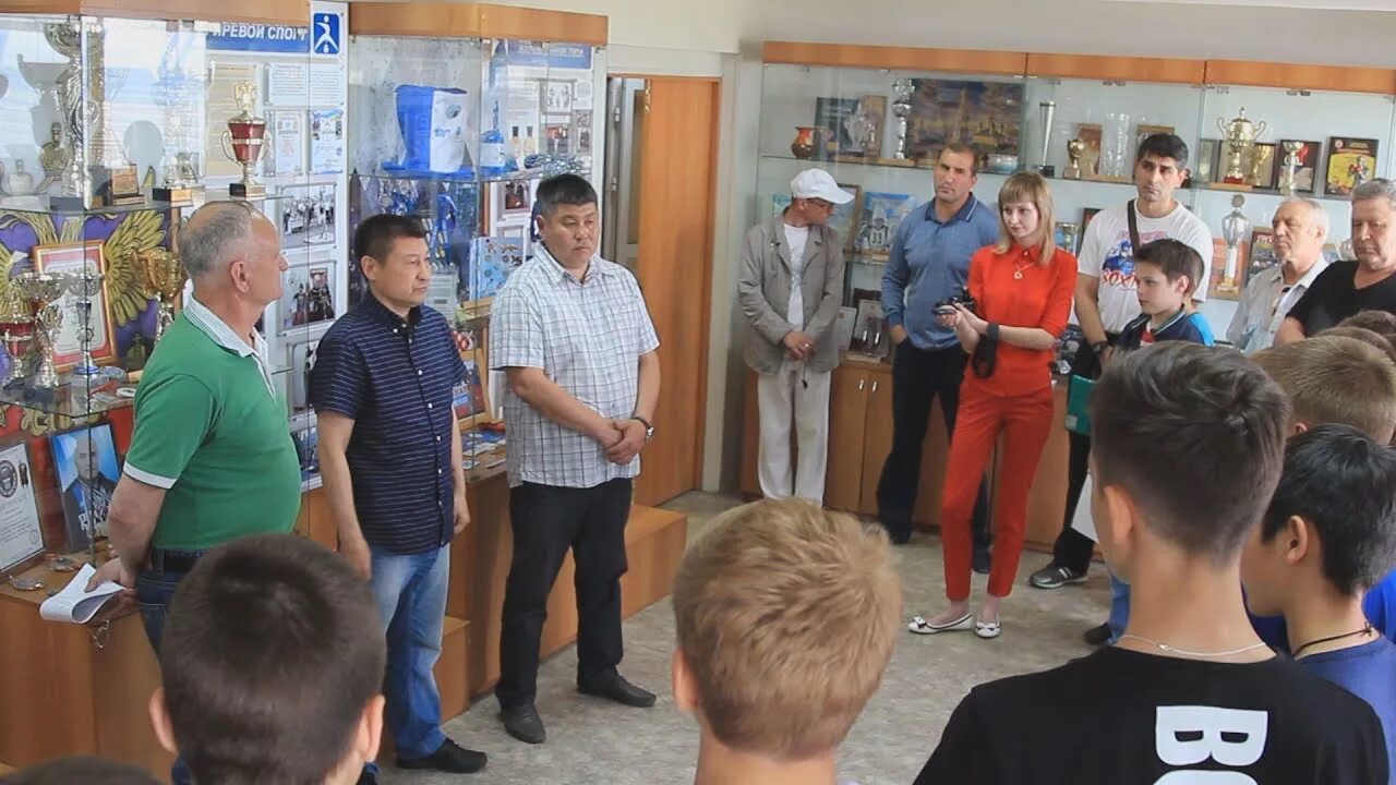 Фск клуб. Клуб шелехов. Клуб шелехов. Дизайн компьютерного клуба. Фск шелехов футбол.