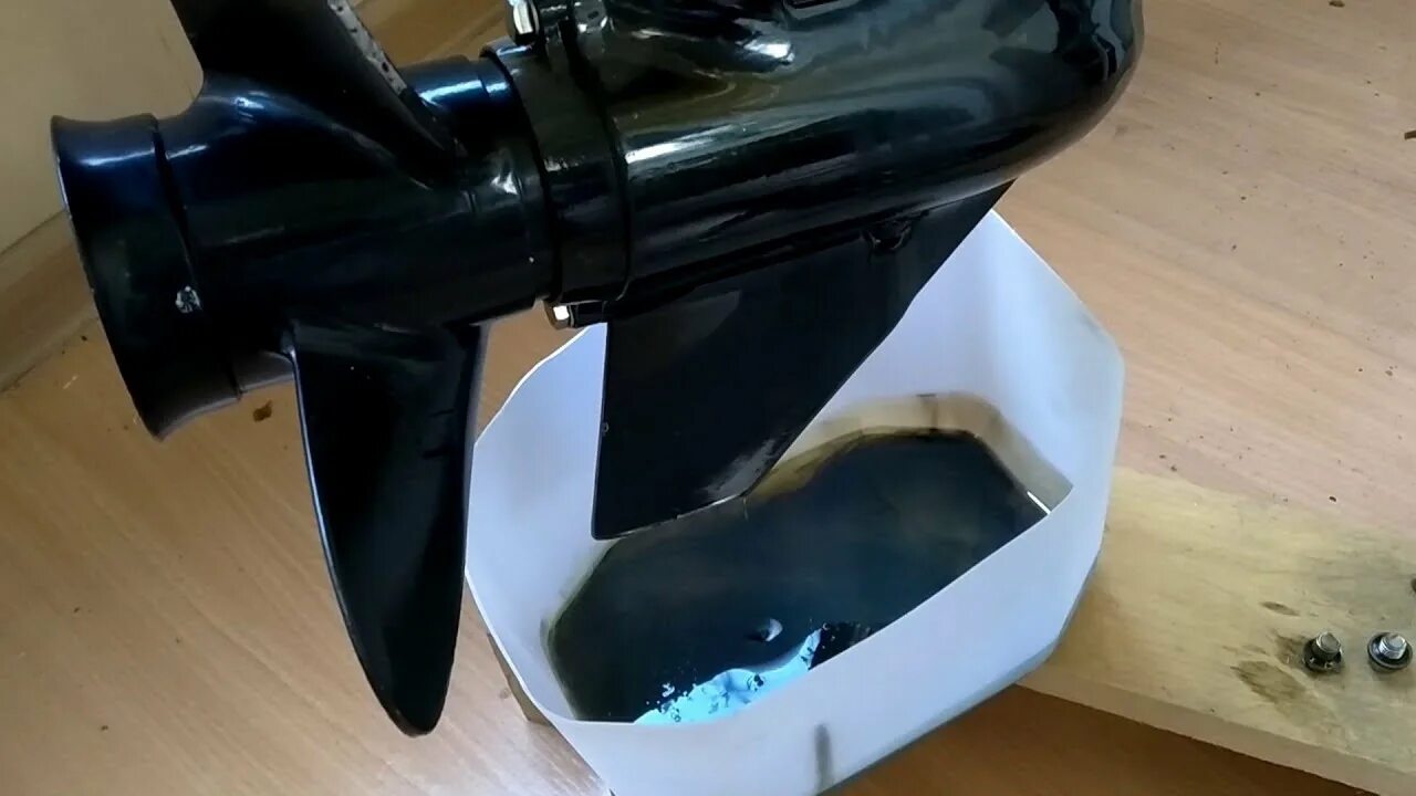 Залить масло в лодочный редуктор. Редуктор на лодочный мотор тохатсу 9.8. редуктор лодочного мотора tohatsu 30. масло в редуктор лодочного мотора hdx 9.9. мотор ханкай 9.8.