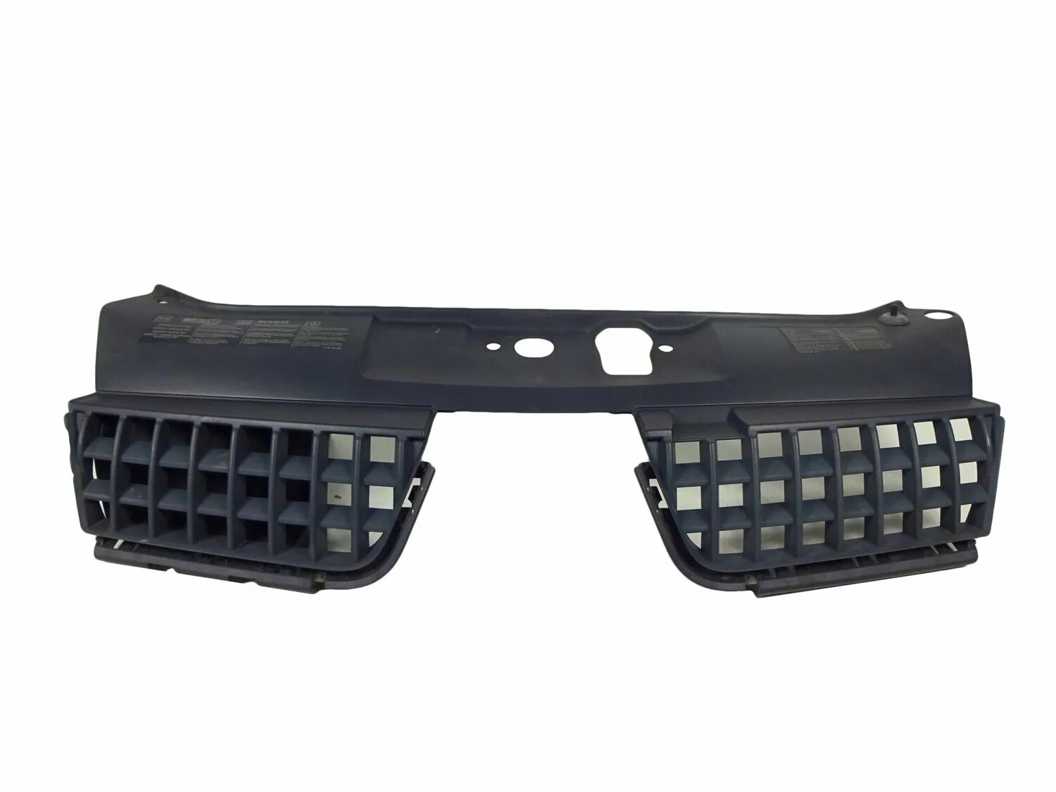 Решетка радиатора рено логан. Решетка радиатора рено логан 1. Решетка радиатора логан 1 рест. Решетка радиатора рено клио спорт. Решетка бампера рено меган 2.