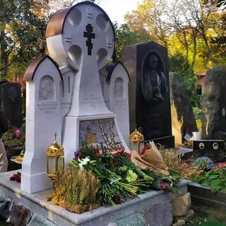 Памятники кладбище москва