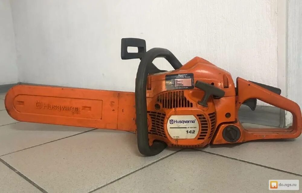Цепная бензиновая пила husqvarna 340. Цепная бензиновая пила husqvarna 142e. Цепная бензиновая пила husqvarna 142e. Хускварна 142 модели бензопил. Цепная бензиновая пила husqvarna 142e.