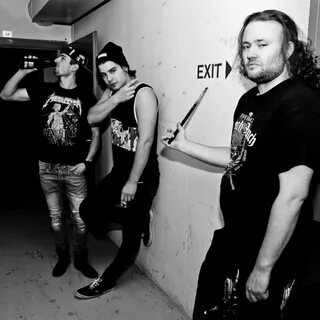Listen band
