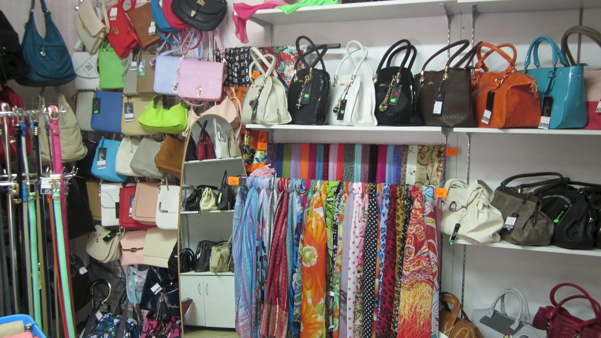 таганрог 12 переулок. магазин леонардо ижевск. чехова 50 таганрог на карте. леонардо таганрог. магазин на сызранова 2/2 таганрог.