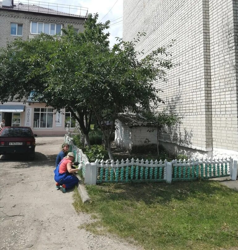 Первомайская 104 новозыбков. Новозыбков особняк на улице коммунистической. Телефоны новозыбкова. Телефоны новозыбкова. Телефоны новозыбкова.