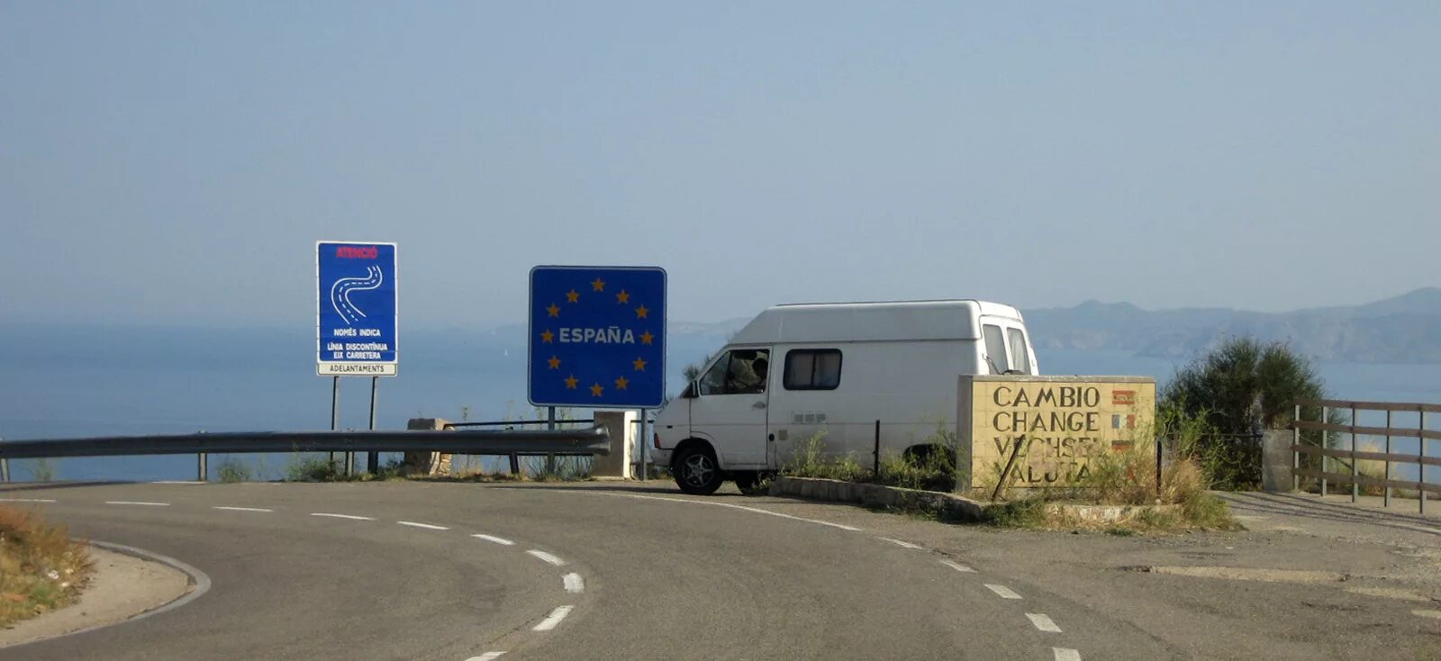 Border between Countries. Spain border. Border between France and Spain. Border Crossing Tájen. Border area