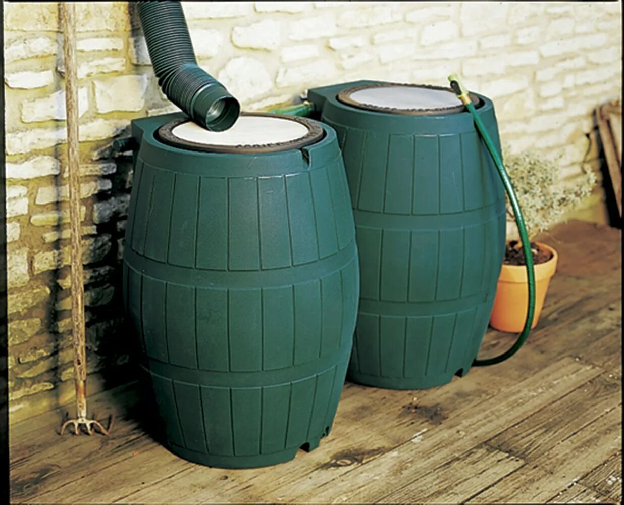 Дождевая бочка rain barrel. Дождевая бочка rain barrel 100 литров. Водосборник prosperplast. Бочка садовая зелёная 300л. Насос для бочки 200 л для полива.