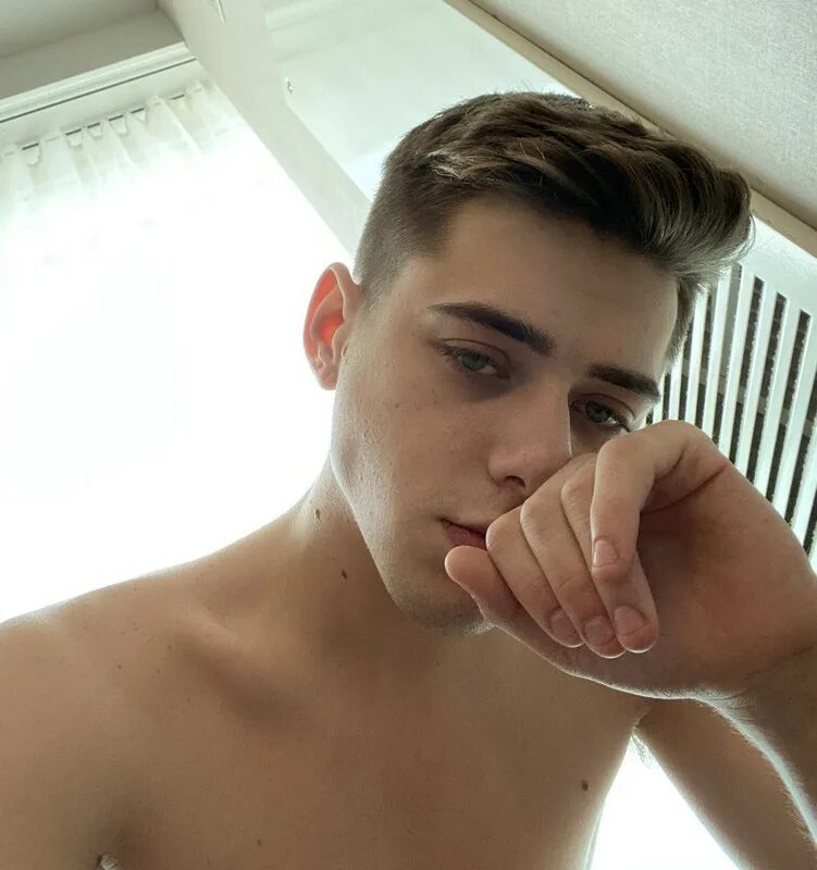 Joey mills felix fox. Joey mills. william seed &amp; joey mills. joey mills and william. joey mills кто он.