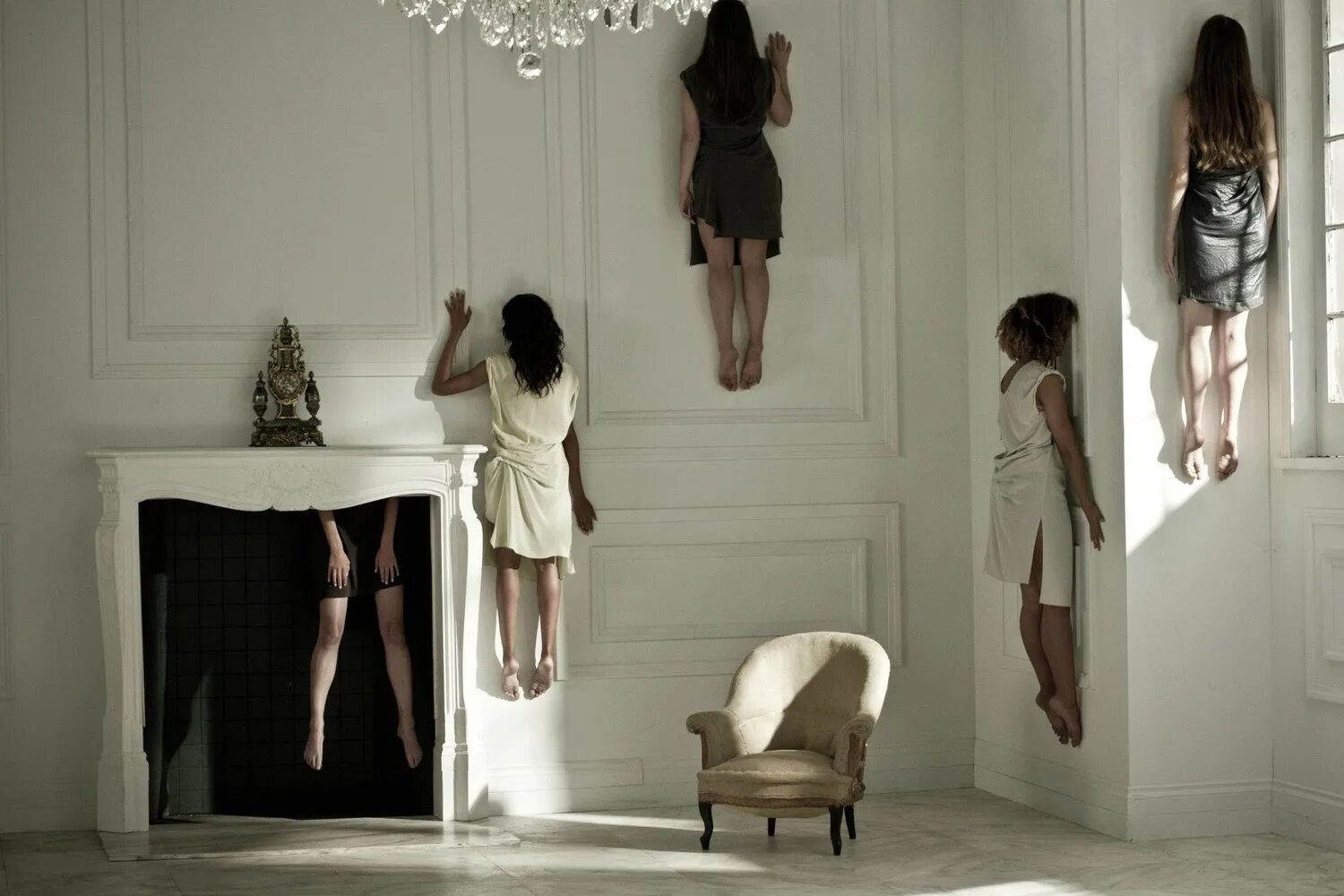 Вайолет хармон вскрывает вены. Сара полсон американская история ужасов 5. Американская история ужасов момент. Американская история ужасов сериал 4. Американская история ужасов момент.