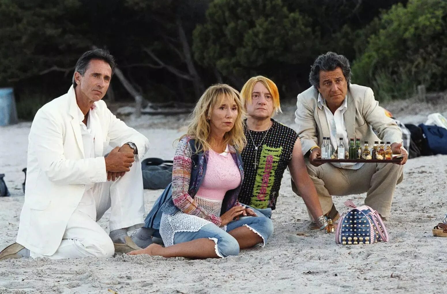 Мари-анн шазель. Веселые и загорелые 2006. Веселые и загорелые фильм 2006. Фильм веселые и загорелые смотреть. Кристиан клавье загорелые.