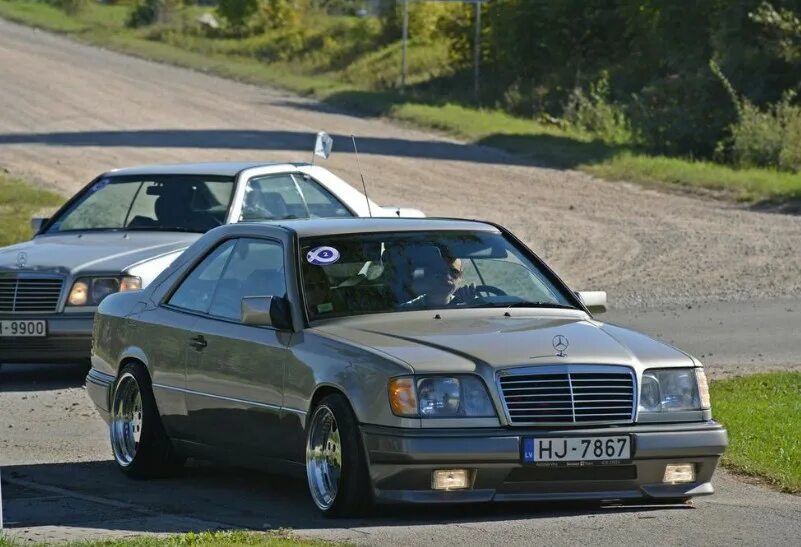 Старый мерседес 90. Мерседес w124 amg. Х 124. Mercedes benz 124. Мерседес 100 90.