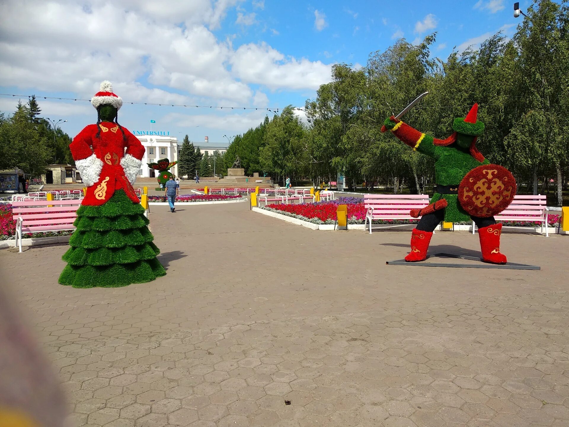 Москва кустанай. Центральный сквер Костанай. Костанай парк Победы. Костанай городской парк. Центральный парк, Казахстан, Костанай.