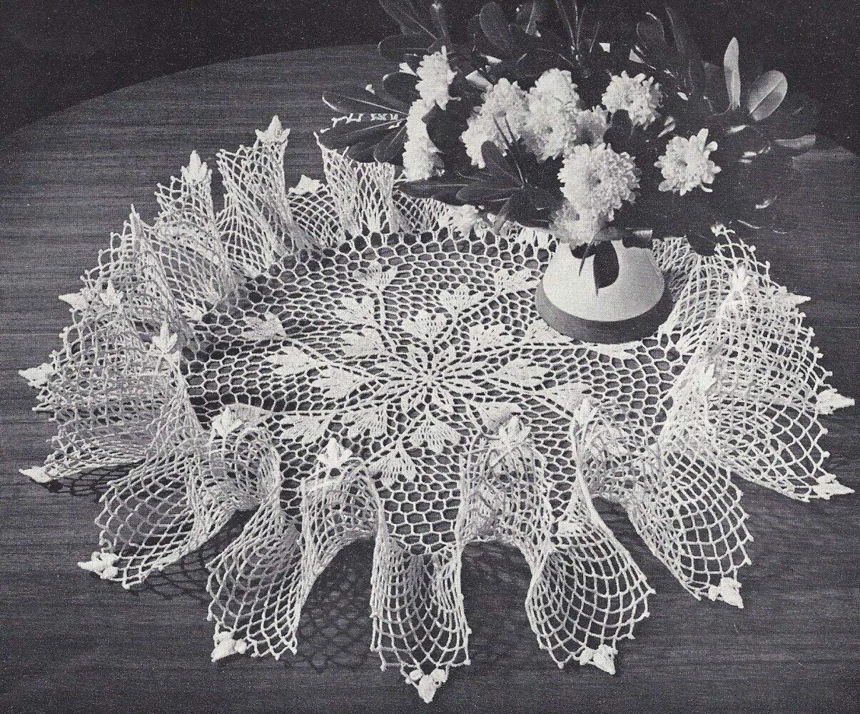 Сказочно красивая салфетка крючком. Vintage Doily Crochet скатерть крючком. МК салфетка Doily. Накрахмаленная салфетка крючком. Салфетка Doily крючком.