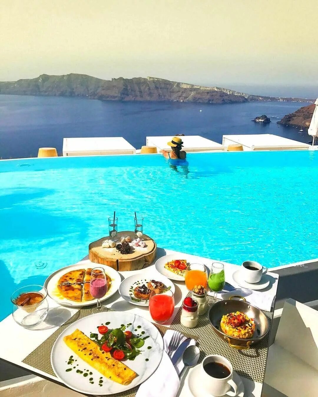 Greece, Santorini завтрак. Santorini Греция завтрак на море. Утро завтрак Санторини. Райские острова завтрак. Vacations away