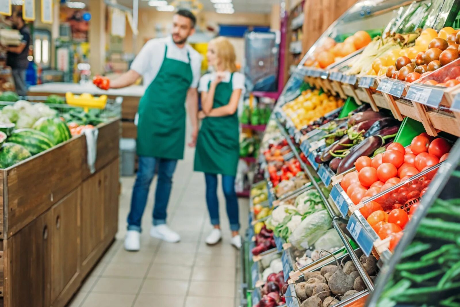 Продукты в супермаркете. Рынок продуктов питания. Продуктовый Ритейл. Розничный рынок это. Торговый замечала