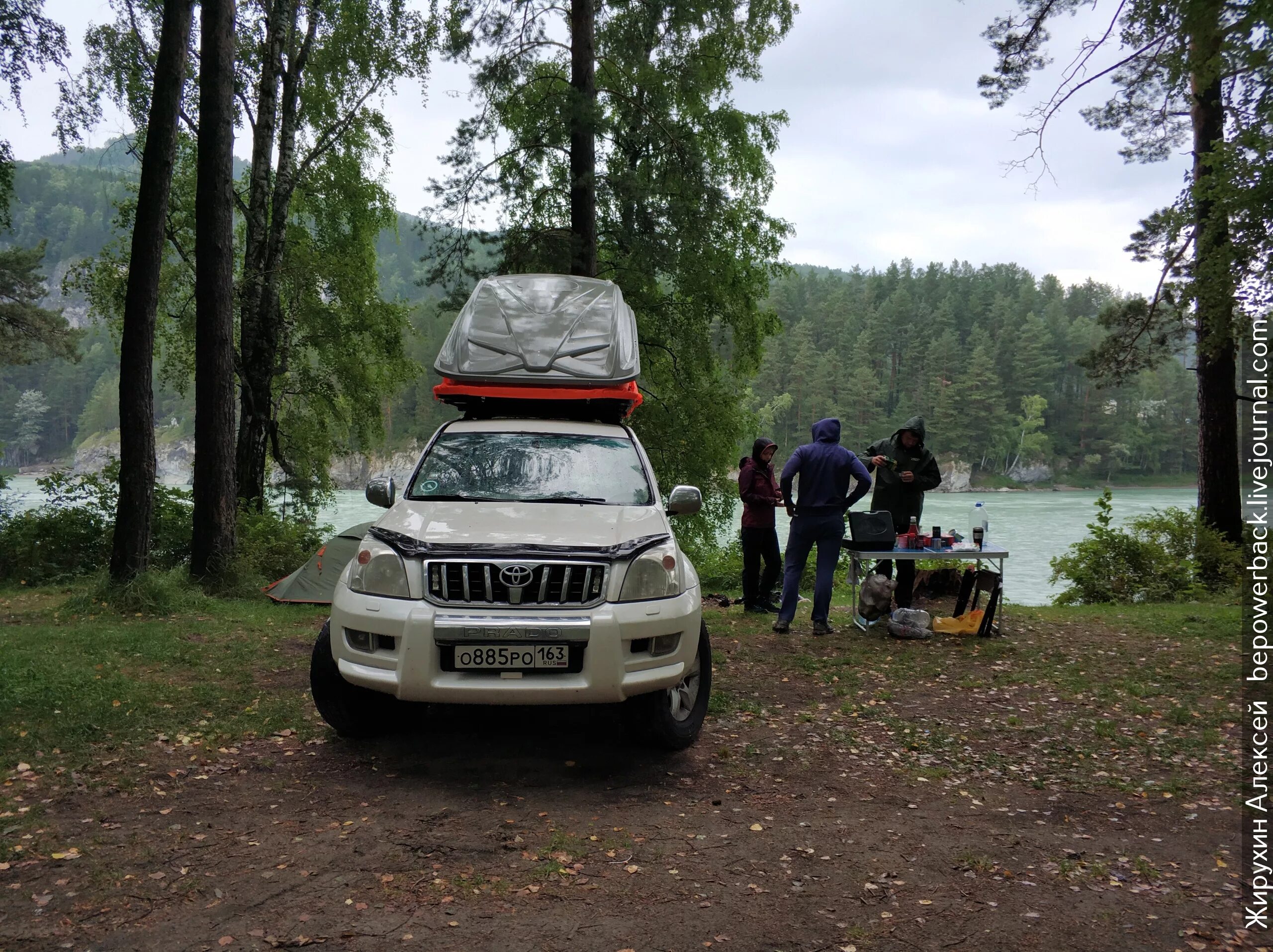 Б у автомобили алтайский край. Toyota Land Cruiser Prado 120 автопутешествие. Land Cruiser Prado 90 кемпинг. Ленд Крузер Прадо для путешествий. Кемпинг Toyota Land Cruiser Prado 95.