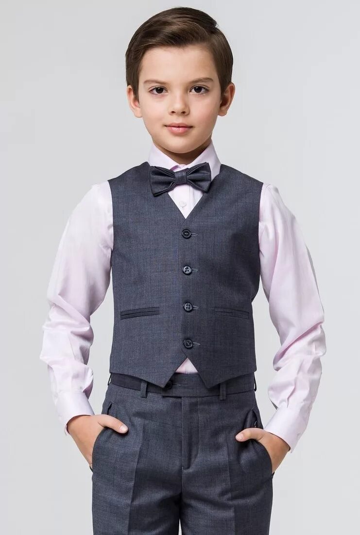 Школьный мальчик. Школьный костюм для мальчика. Форма для первоклассника мальчика. Одежда для первоклассника мальчика. Черный школьный костюм для мальчика.