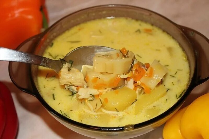 Куриный суп с сыром. Суп-крем «сырный» с крутонами. Сырный суп с курицей и плавленным сыром и рисом. Картофельный суп с сыром. Картофельный суп с сыром.