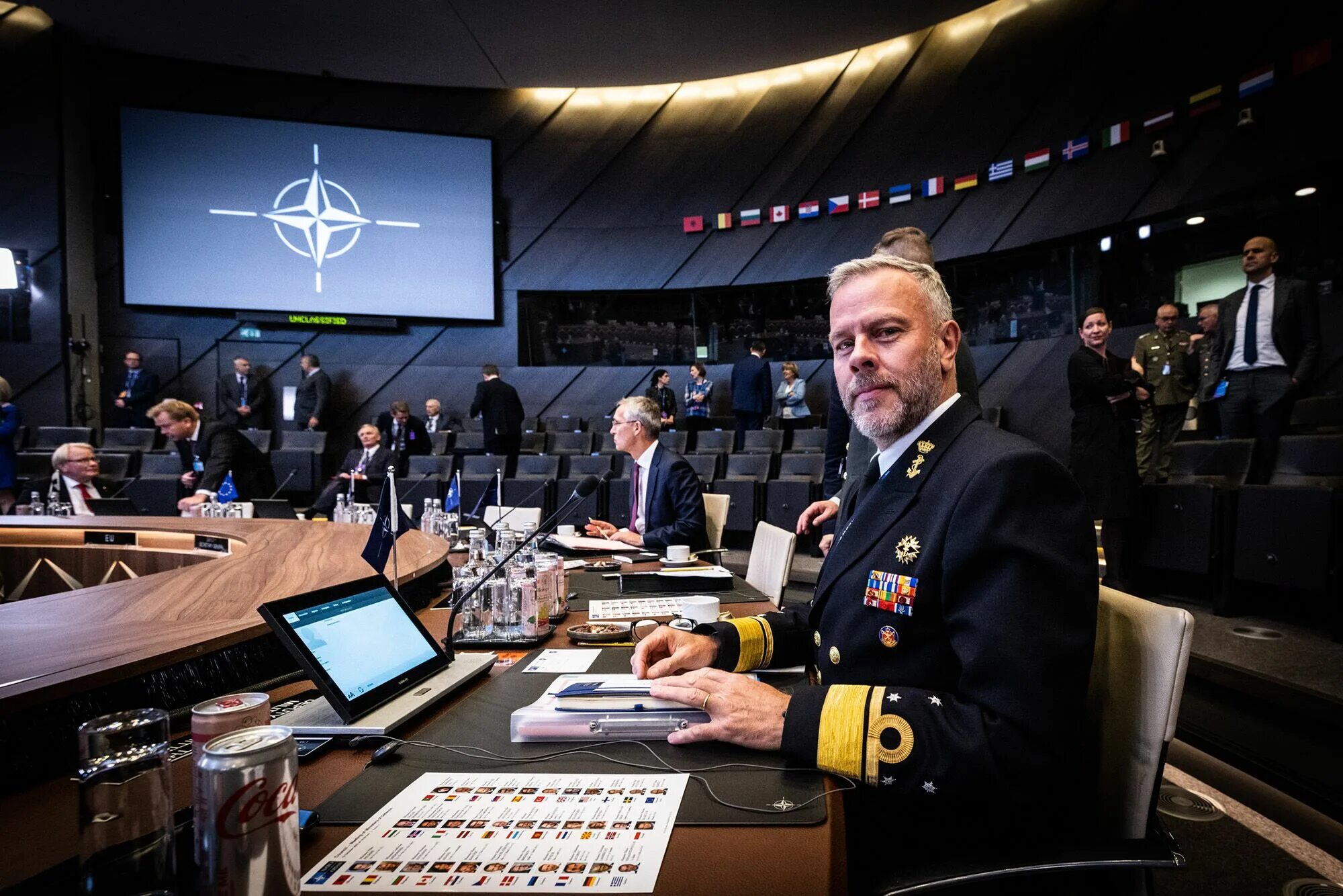 Глава нато бауэр. Адмирал Rob Bauer. Роб Бауэр НАТО. Председатель военного комитета Альянса Роб Бауэр.. Военный комитет НАТО.