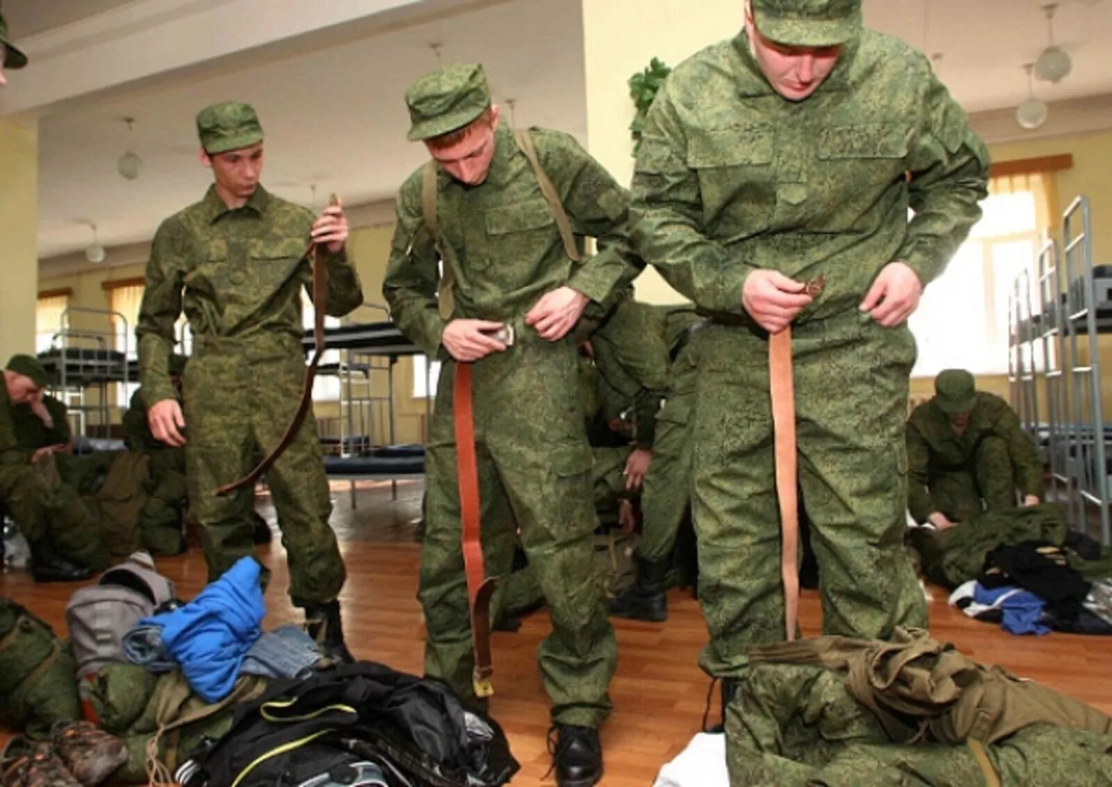 ППЛС В армии. Одежда новобранцев в армии. Солдат срочной службы. Комплект военной формы для мобилизации.