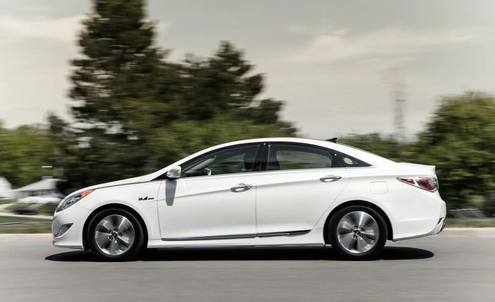 Соната 2014. Hyundai sonata 2014. хендай соната 2014. электромобиль хендай sonata. хендай соната на рабочий стол.