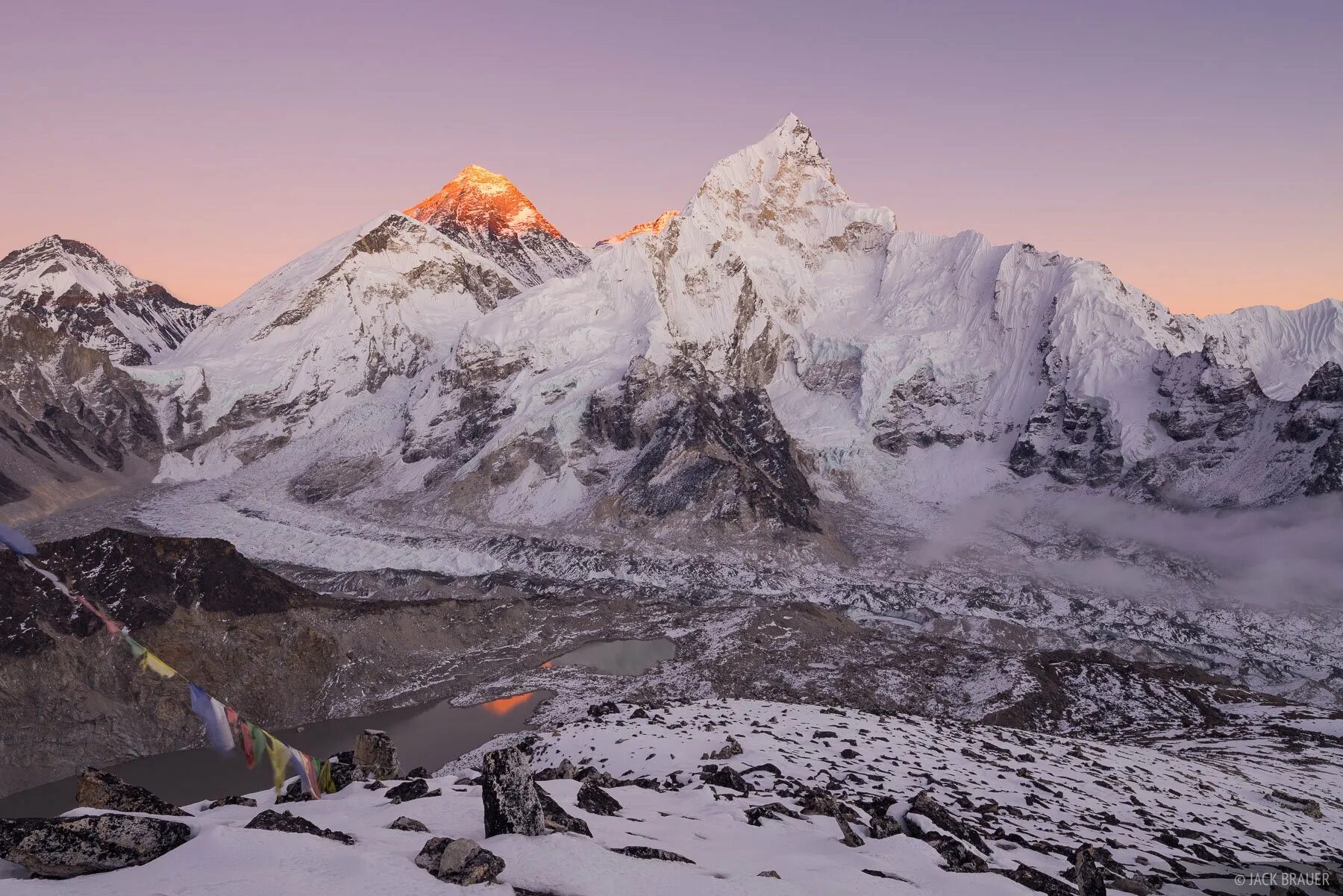 Mount everest is high in the world. Гора Эверест(Джомолунгма). Непал Джомолунгма. Непал Эверест. Гора джамалумба.