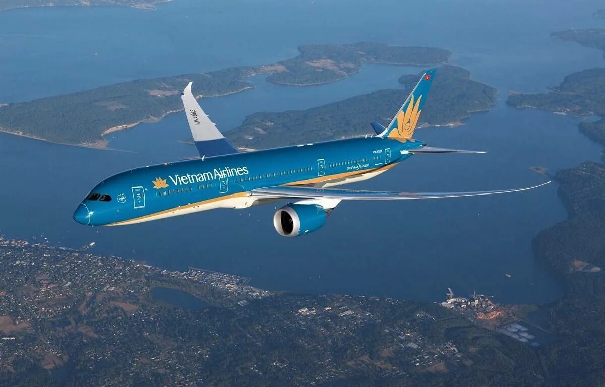 Бухта майя бэй в таиланде. Vietnam airlines logo. May bay. Vietnam airlines в шереметьево. Бухта майя бэй в таиланде.