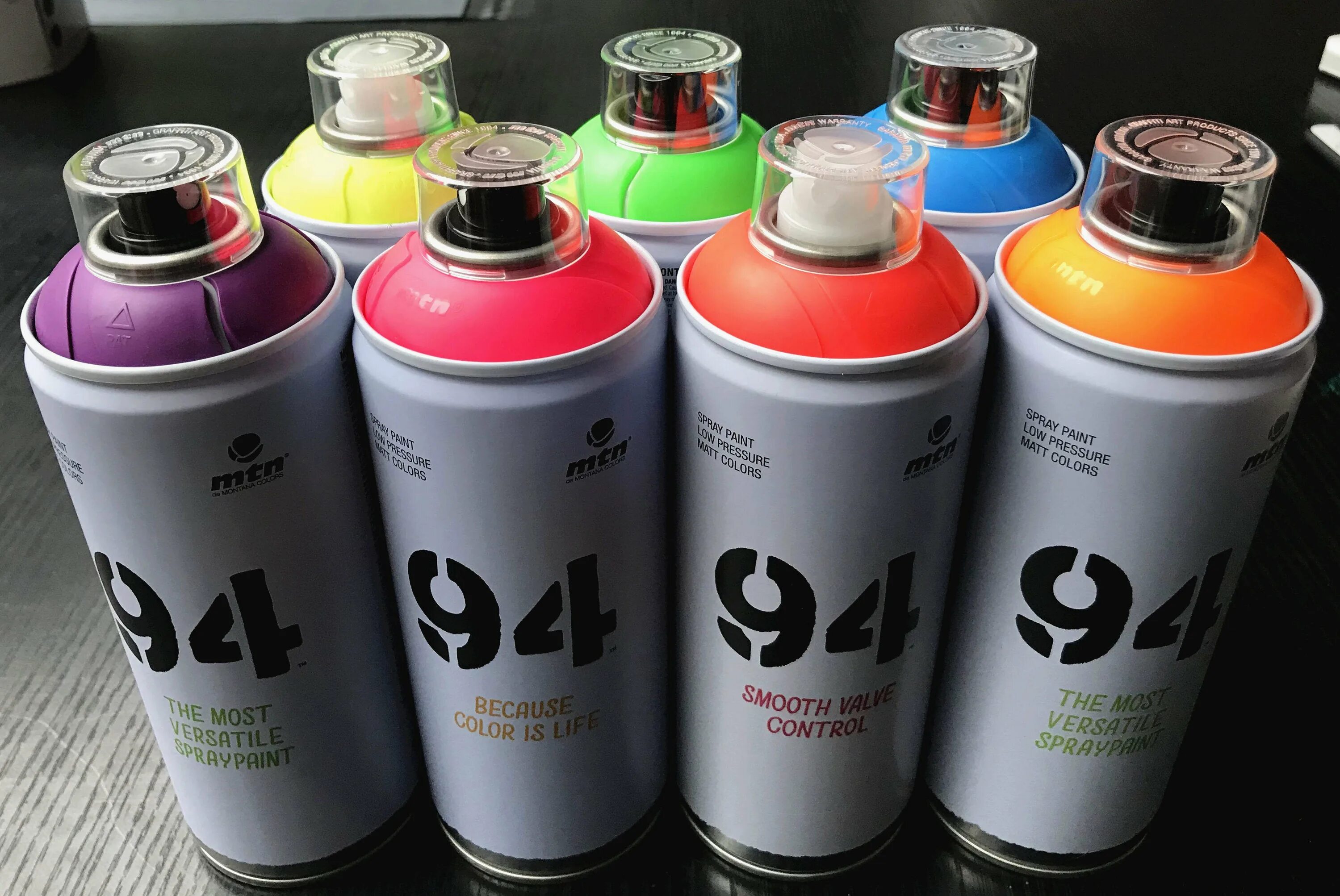 Краска в баллонах купить. Баллончики для граффити 94 MTN. Краска MTN 94. 94 MTN краска для граффити. MTN 94 палитра.