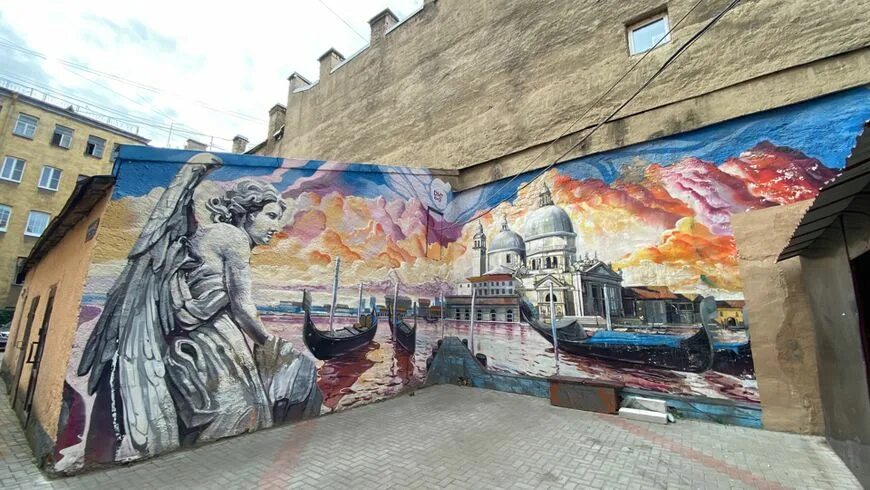 Прикольные рисунки на стену. Стрит арт граффити. Васильевский остров дворы подворотни. Спб реалии. Литейный проспект 43 санкт-петербург.