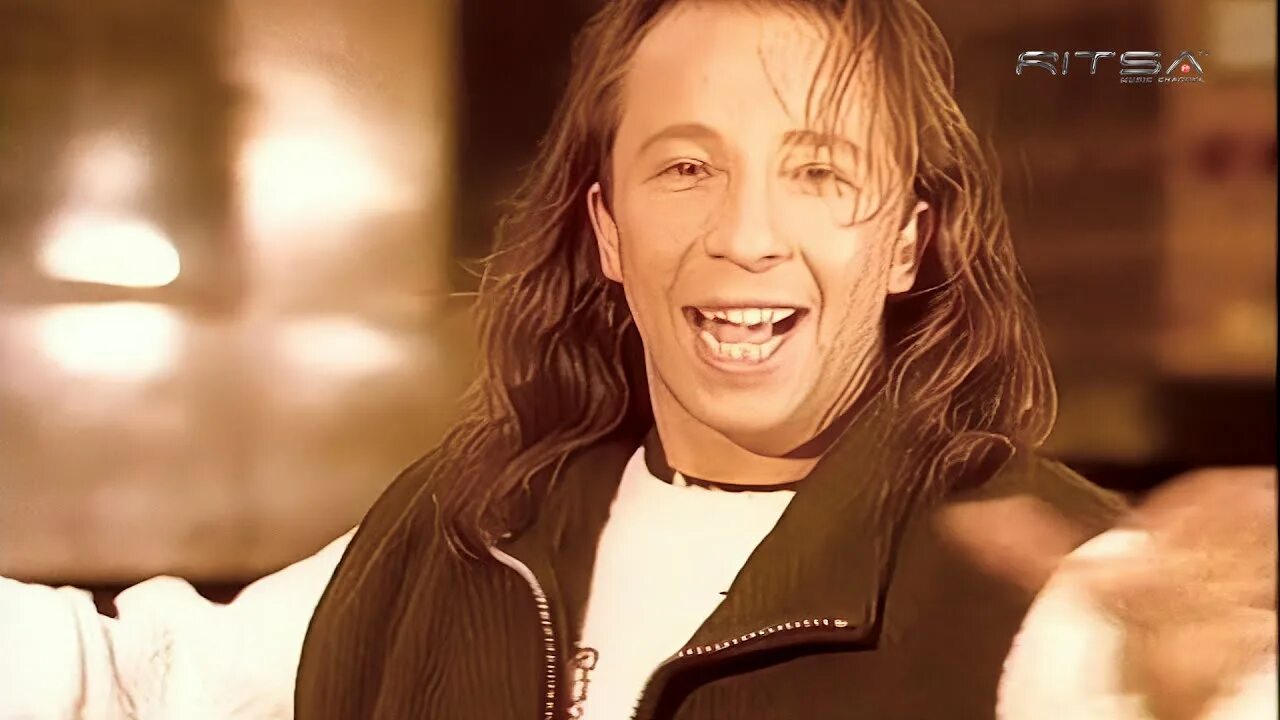 Слушать бобо 90. DJ Bobo 90. DJ Bobo фото. DJ Bobo Greatest Hits 2021. DJ Bobo 90е.